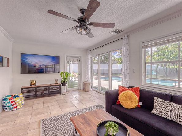 3351 NE 17th Way, Oakland Park FL 33334