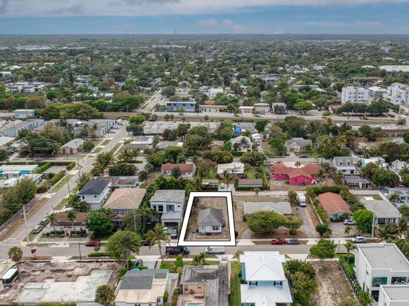 236 SE 4th Ave, Delray Beach FL 33483