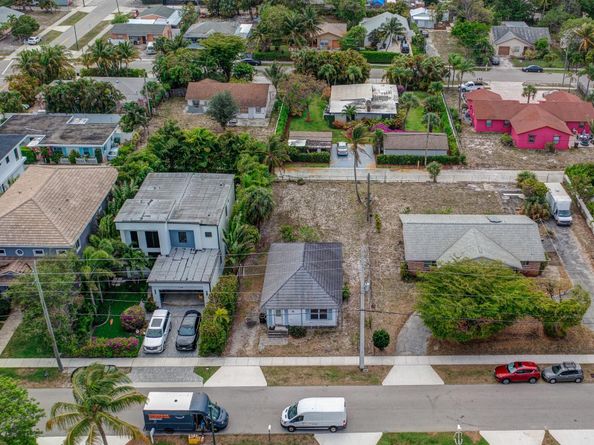 236 SE 4th Ave, Delray Beach FL 33483