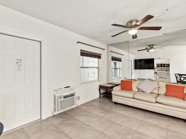 1021 NE 24th Avenue 12, Pompano Beach FL 33062