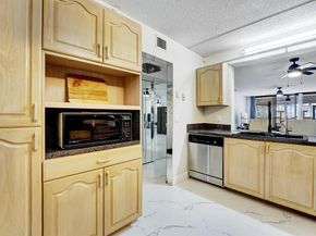 8592 W Sunrise Blvd 406, Plantation FL 33322