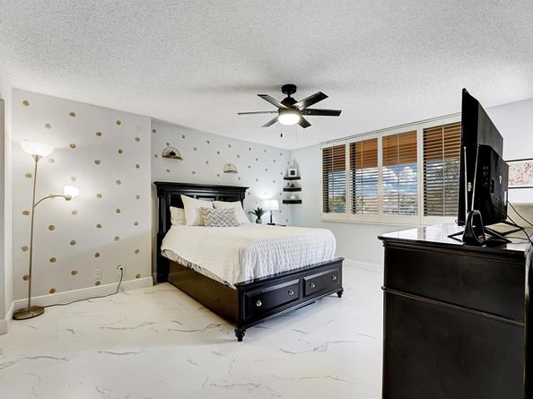 8592 W Sunrise Blvd 406, Plantation FL 33322