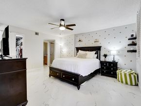 8592 W Sunrise Blvd 406, Plantation FL 33322