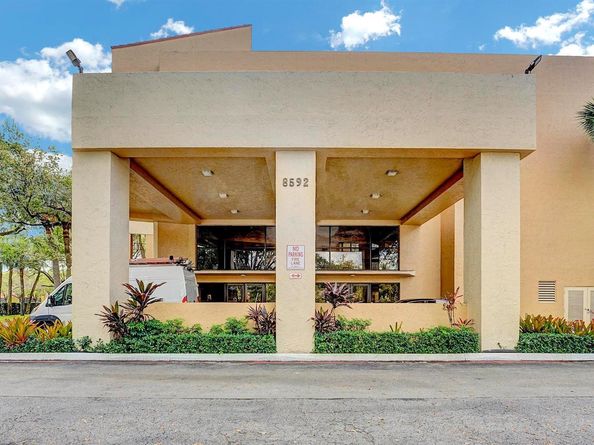 8592 W Sunrise Blvd 406, Plantation FL 33322