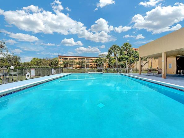 8592 W Sunrise Blvd 406, Plantation FL 33322