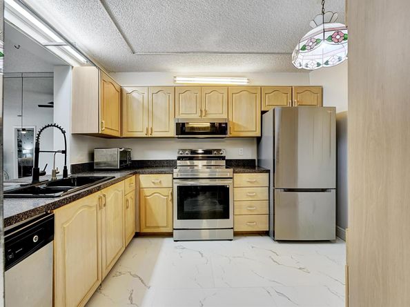 8592 W Sunrise Blvd 406, Plantation FL 33322
