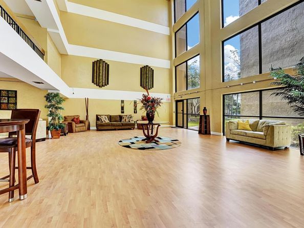 8592 W Sunrise Blvd 406, Plantation FL 33322