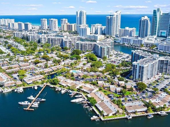 419 Leslie Dr 419, Hallandale Beach FL 33009