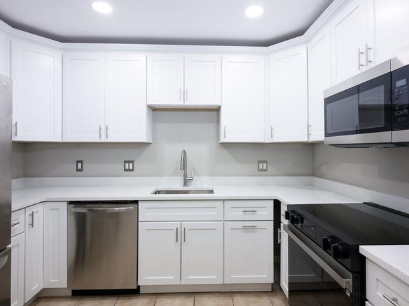 17 Jacaranda Drive 117, Plantation FL 33324
