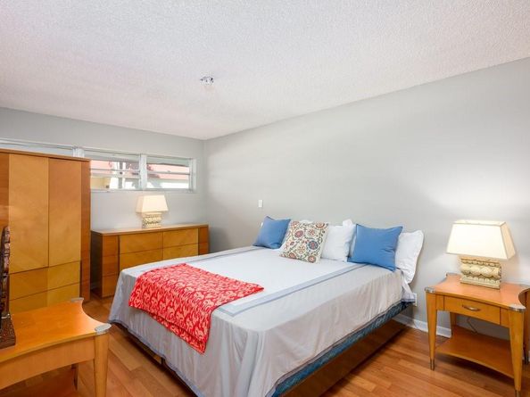 17 Jacaranda Drive 117, Plantation FL 33324