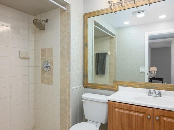 17 Jacaranda Drive 117, Plantation FL 33324