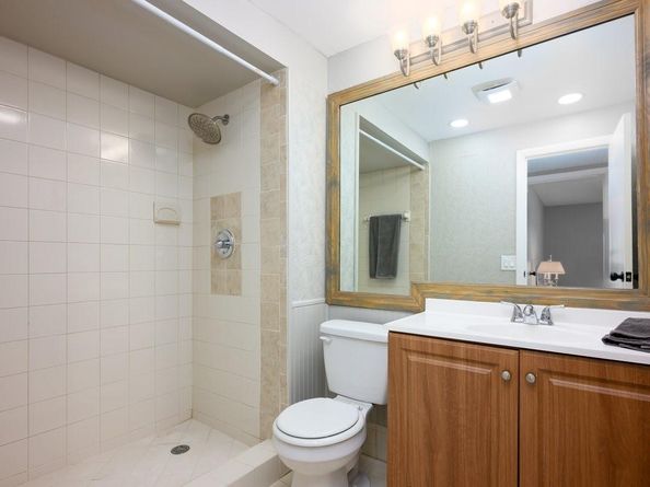 17 Jacaranda Drive 117, Plantation FL 33324