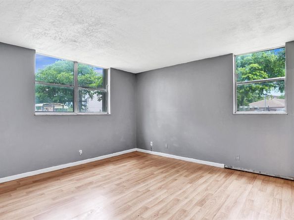 2801 Somerset Dr 101, Lauderdale Lakes FL 33311