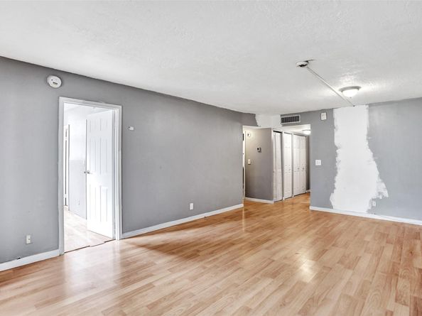 2801 Somerset Dr 101, Lauderdale Lakes FL 33311