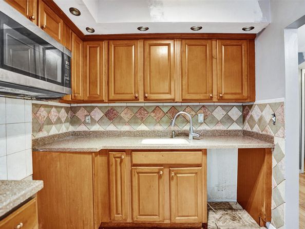 2801 Somerset Dr 101, Lauderdale Lakes FL 33311