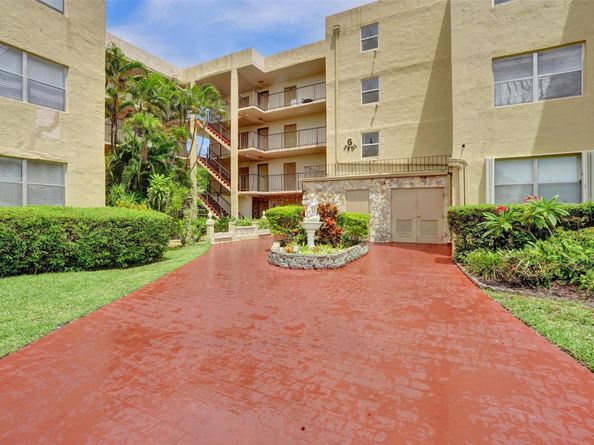 2801 Somerset Dr 101, Lauderdale Lakes FL 33311