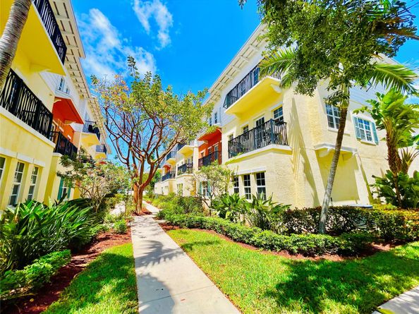 621 SW 1st Ave 621, Pompano Beach FL 33060