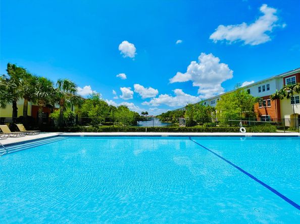 621 SW 1st Ave 621, Pompano Beach FL 33060