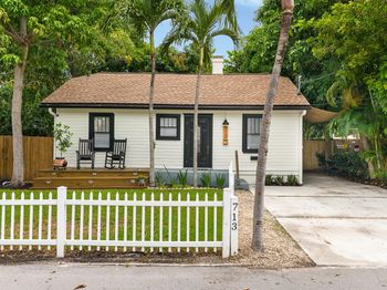 713 NE 17th Rd
