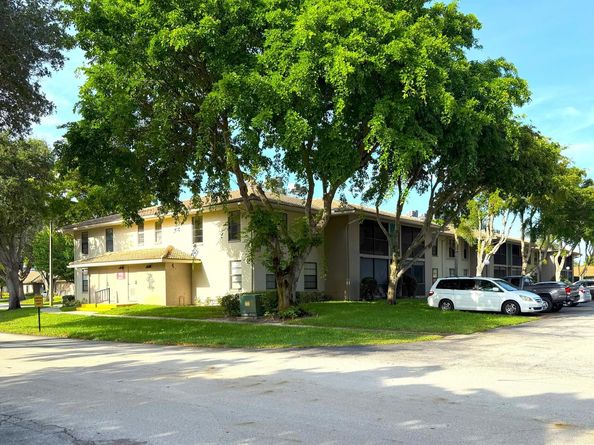 9930 Pineapple Tree Drive 201, Boynton Beach FL 33436