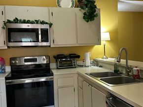 391 Springdale Circle, Palm Springs FL 33461