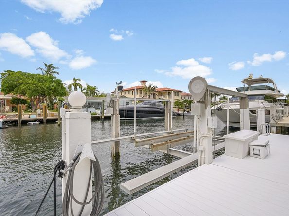 2920 NE 23rd St, Pompano Beach FL 33062