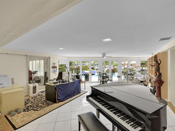 2920 NE 23rd St, Pompano Beach FL 33062