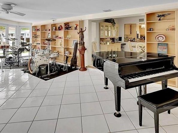 2920 NE 23rd St, Pompano Beach FL 33062