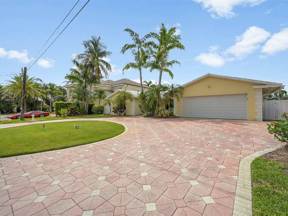 2920 NE 23rd St, Pompano Beach FL 33062