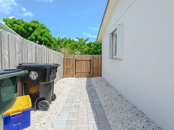 1717 16th Court N, Lake Worth Beach FL 33460