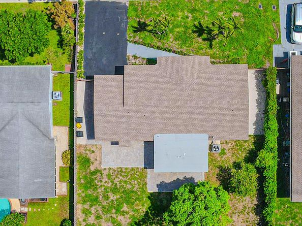 1717 16th Court N, Lake Worth Beach FL 33460