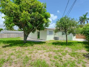 1717 16th Court N, Lake Worth Beach FL 33460