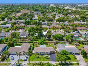 1717 16th Court N, Lake Worth Beach FL 33460