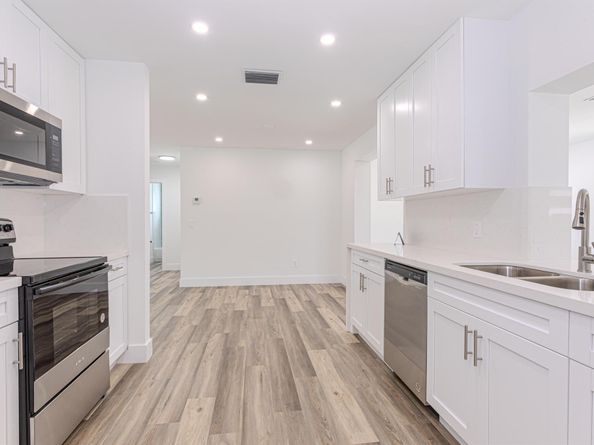1717 16th Court N, Lake Worth Beach FL 33460