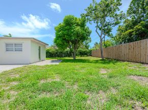 1717 16th Court N, Lake Worth Beach FL 33460