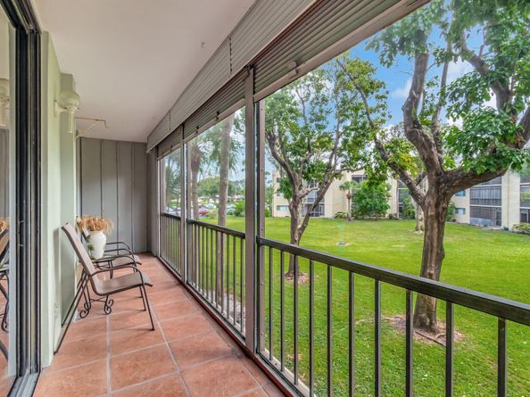 5190 Las Verdes Circle 202, Delray Beach FL 33484