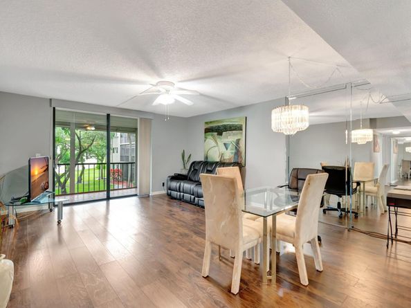 5190 Las Verdes Circle 202, Delray Beach FL 33484