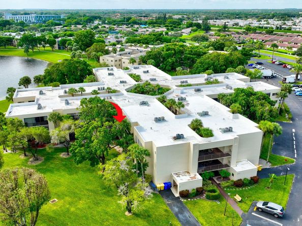 5190 Las Verdes Circle 202, Delray Beach FL 33484