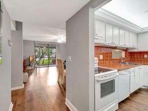 5190 Las Verdes Circle 202, Delray Beach FL 33484