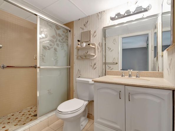 5190 Las Verdes Circle 202, Delray Beach FL 33484