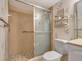 5190 Las Verdes Circle 202, Delray Beach FL 33484