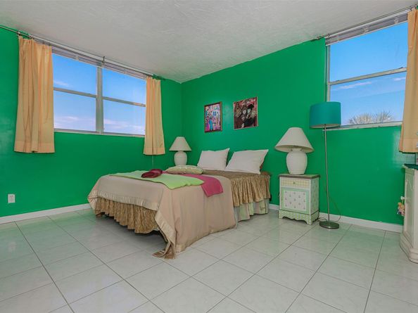 2861 Somerset Dr 317, Lauderdale Lakes FL 33311