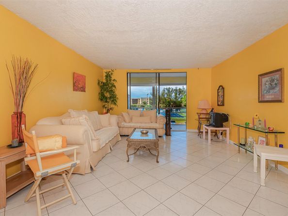 2861 Somerset Dr 317, Lauderdale Lakes FL 33311