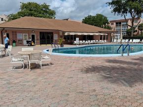 2861 Somerset Dr 317, Lauderdale Lakes FL 33311