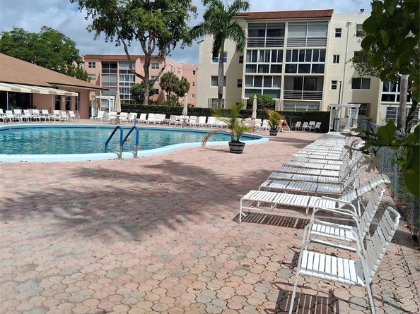 2861 Somerset Dr 317, Lauderdale Lakes FL 33311