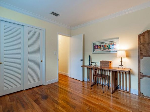 571 SE 12th St, Pompano Beach FL 33060