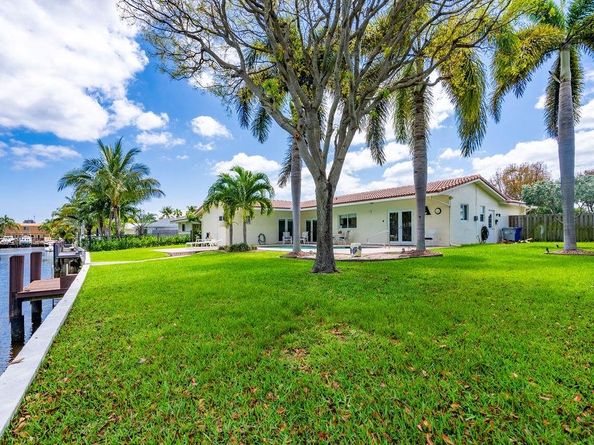 571 SE 12th St, Pompano Beach FL 33060