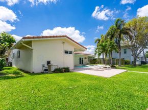 571 SE 12th St, Pompano Beach FL 33060