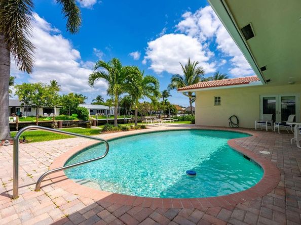 571 SE 12th St, Pompano Beach FL 33060