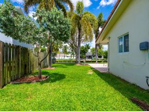 571 SE 12th St, Pompano Beach FL 33060